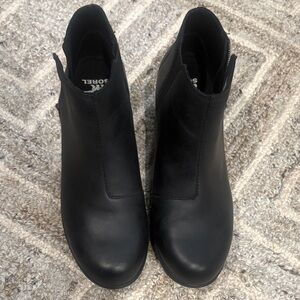 Sorel Women's Sleek Black Booties